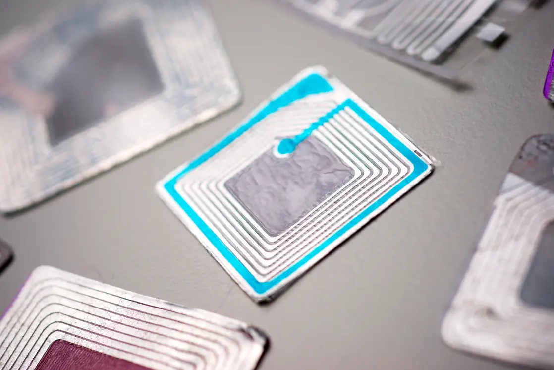 RFID technology for retail inventory